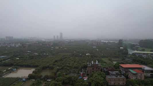 城郊阴雨天气航拍视频