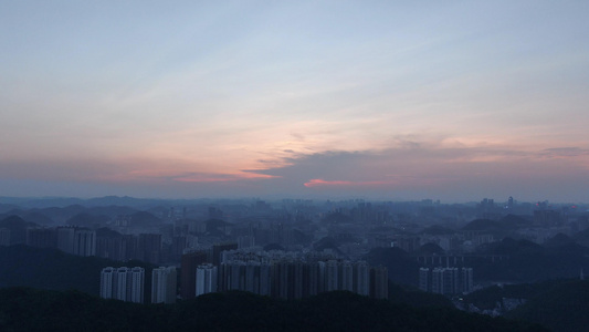 航拍日落晚霞城市天际线视频