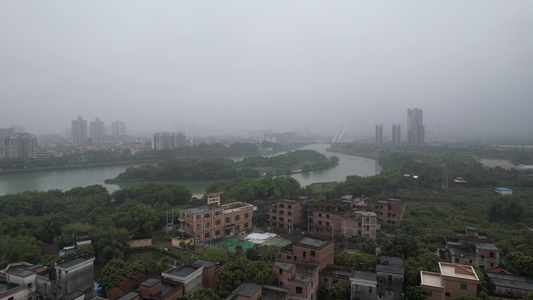 城郊阴雨天气航拍视频