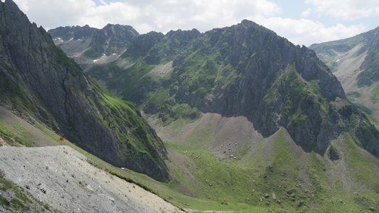 以法郎计的比利牛山脉全景视频