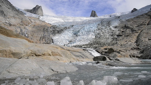 冰川和河流7秒视频