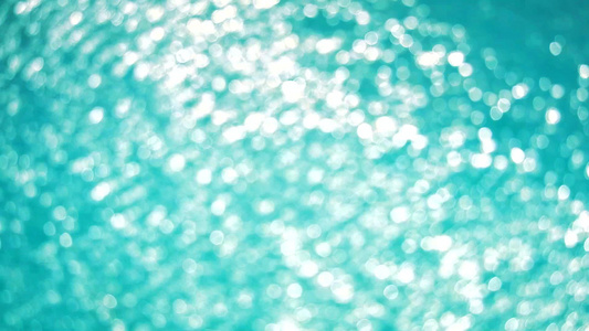 池子上的表层蓝色波浪水抽象模糊色彩多彩视频