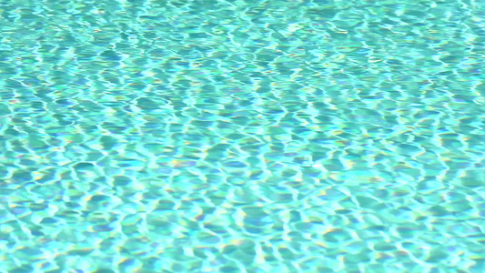 在游泳光亮绿地板中水面的小小波小浪视频
