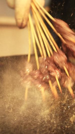 慢镜头升格拍摄素材美食宵夜小吃烤串烧烤制作过程慢动作89秒视频