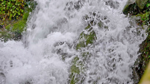 山水瀑布26秒视频