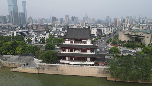 航拍湖南长沙湘江杜甫江阁古建筑视频