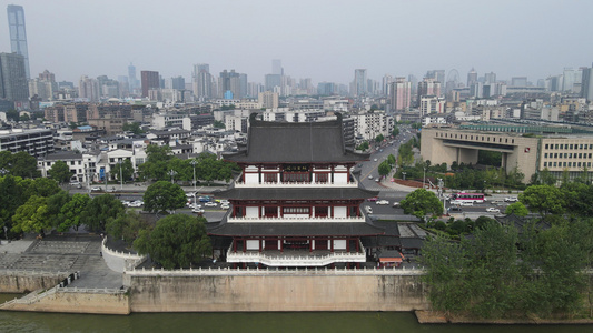 航拍湖南长沙湘江杜甫江阁古建筑视频