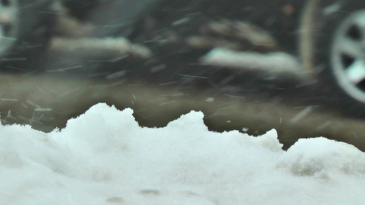 雪中的道路视频