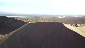 卡扎赫斯坦巨大的沙丘10秒视频