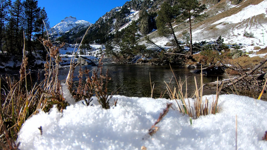 下雪的比利牛斯山视频