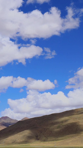 西藏大气磅礴的蓝天白云山脉延时视频高海拔视频
