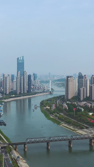 航拍武汉地标江汉湾城市江景风光航拍中国21秒视频