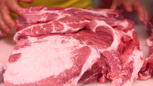肉类市场卖猪肉视频