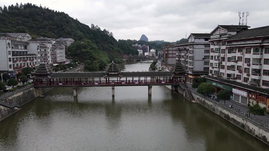 4K航拍侗族小镇风雨桥视频