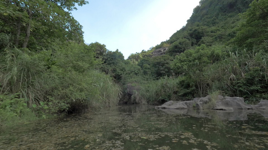 带着洞穴巡水之旅维特南Vietnam视频