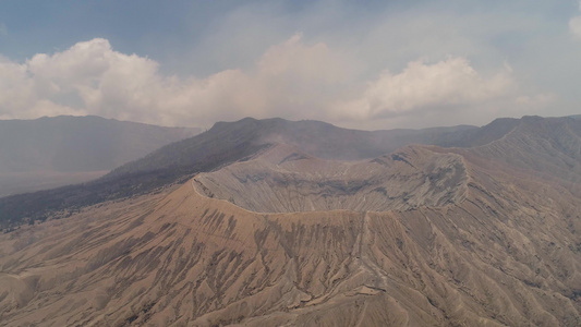 具有活火山的山地景观视频