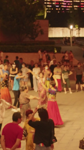 【该视频无肖像权，请勿商用】城市居家生活休闲娱乐广场上跳舞健身人流素材舞蹈素材视频