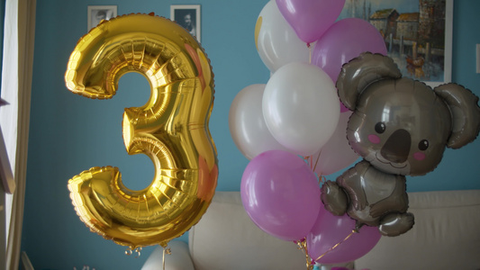 明室的生日气球视频