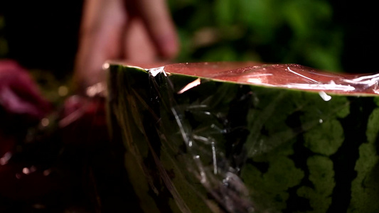 夏季水果西瓜的保鲜方法挑选西瓜视频