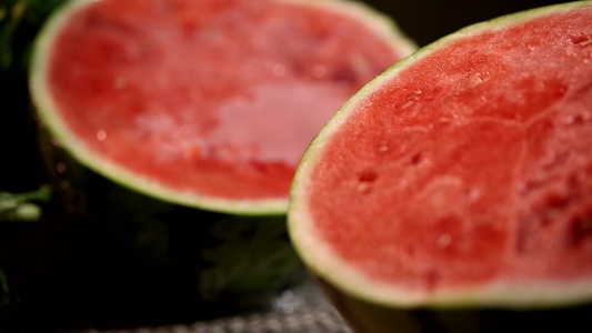 夏季水果西瓜的保鲜方法挑选西瓜视频