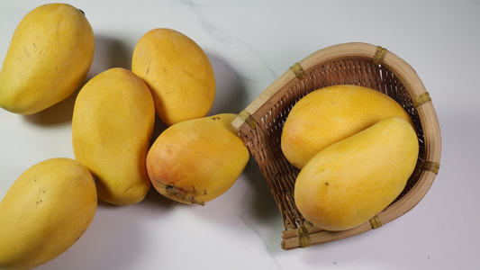 芒果芒果展示水果新鲜的芒果大芒果视频