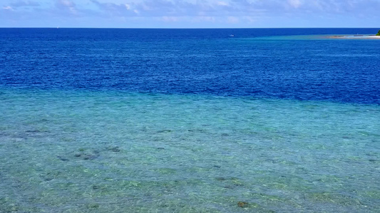 海滨海滩生活方式的阳光明媚的海景景观珊瑚礁附近有水视频