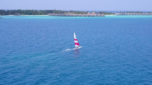 热带海观海滩生活方式的夏季风景在度假胜地附近以白沙视频