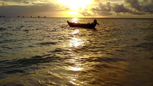 夏季风景平缓的环礁湖海滩冒险由阳光下有清洁沙滩背景9秒视频