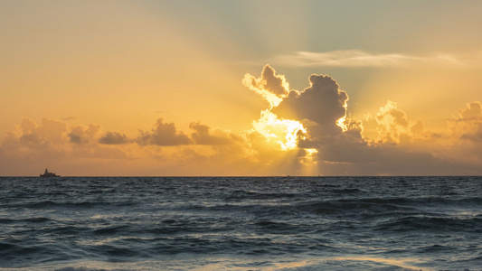 在迈阿密海滩的日出时间流逝视频