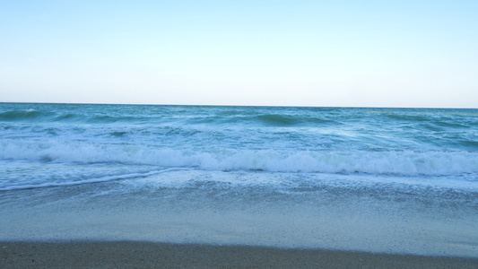 海中海浪的大视图视频