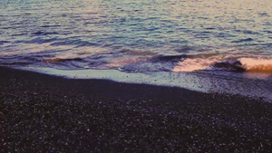 日落暑假旅行时美丽的海浪23秒视频