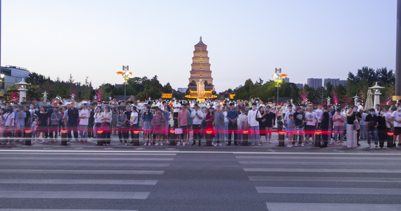 西安大雁塔南广场延时视频