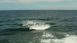 西雅高岛的冲浪点17秒视频