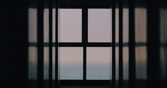 从窗口到晚上海景的视图视频