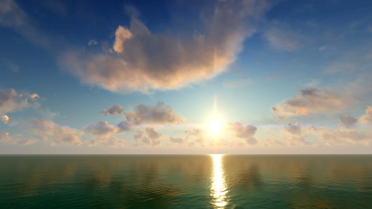 日落时在海面上飘着美丽的乌云视频