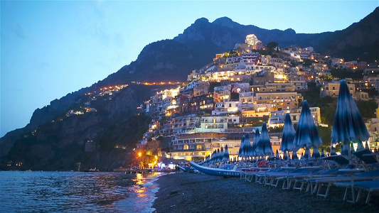 意大利美丽的沿海城镇—阿马尔菲海岸风景秀丽的波西塔诺视频