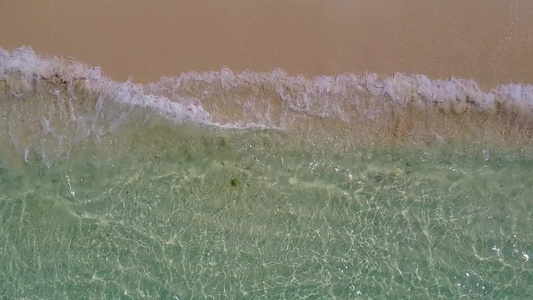 热带海湾海滩假日阳光明媚的风景沙巴附近有白沙滩背景视频