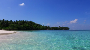 蓝环礁和沙巴附近白色沙滩背景的白沙打破了奇异岛屿海滩12秒视频