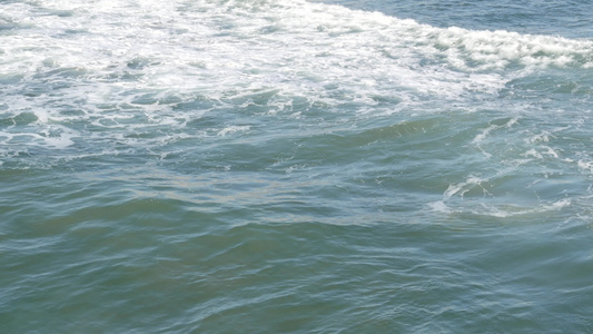 太平洋大浪喷洒哈里弗尼亚海岸海面风景a水表面质地和视频