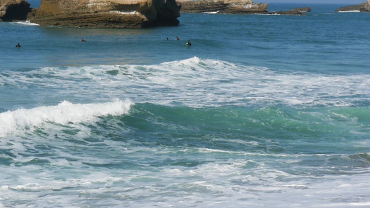 法兰西比亚海岸的海浪视频