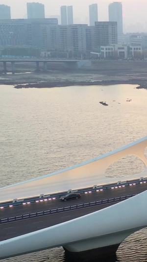 青岛网红打卡地星光岛珊瑚贝桥航拍视频青岛城市风光39秒视频
