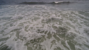 海洋中巨大的蓝色大浪25秒视频