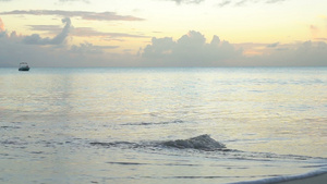 奇异的卡比巴海滩上美妙美丽的日落46秒视频