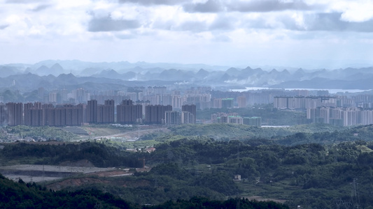 长焦航拍贵州清镇市后雨宛若江南小镇视频