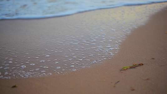 带海浪2的海岸线视频