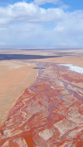青海红色河谷大地之血硫元素河流航拍视频红土河谷视频
