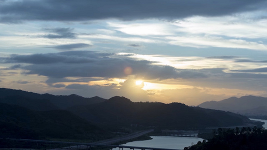 夕阳山脉延时视频