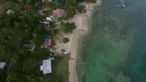 沙滩和开阔的印度洋水毛里地岛海岸线43秒视频