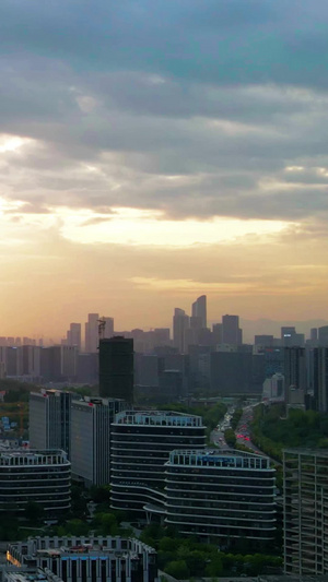 航拍延时摄影南京城市风景阳光透过云层耶稣光11秒视频