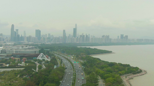 深圳城富蒂安区城市天线和海湾公园中射中空中观察视频